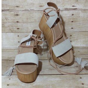 Steve Madden Shannon Strap Tasseled Beige Wedges 7